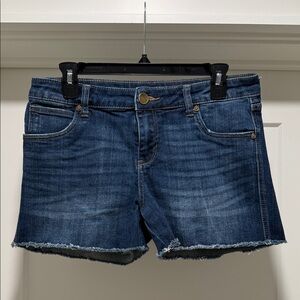 Kut from the Kloth Dark Gidget Fray Short Blue Jean